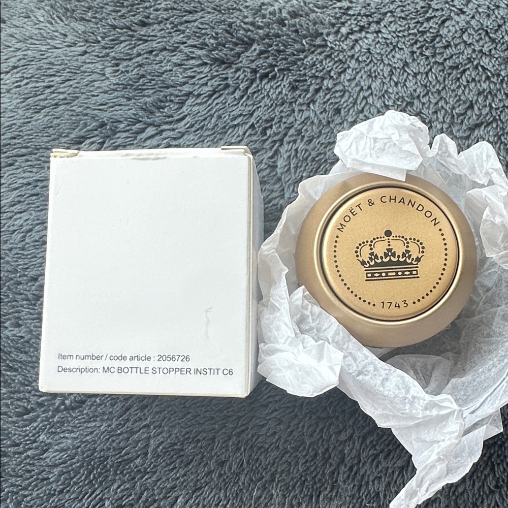 MOËT + CHANDON | Champagne Bottle Stopper